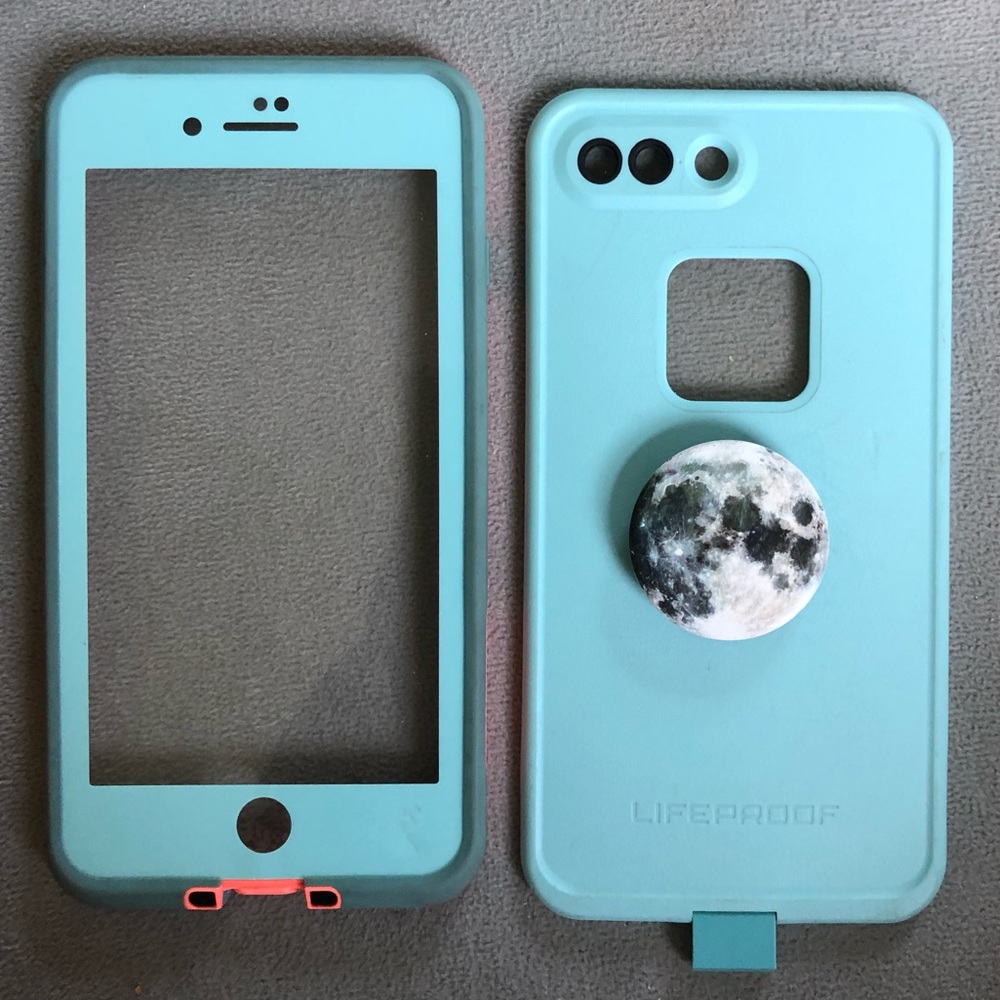 iphone 8 plus lifeproof case with free popsocket!